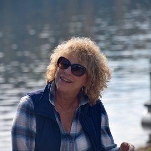 Meet your Posher, Leslie